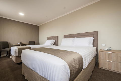 The Lighthouse Hotel - Southport Accommodation 3