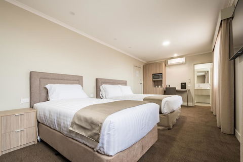 The Lighthouse Hotel - Southport Accommodation 2