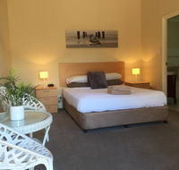 The Nosh  Nod - Howick Street - Southport Accommodation