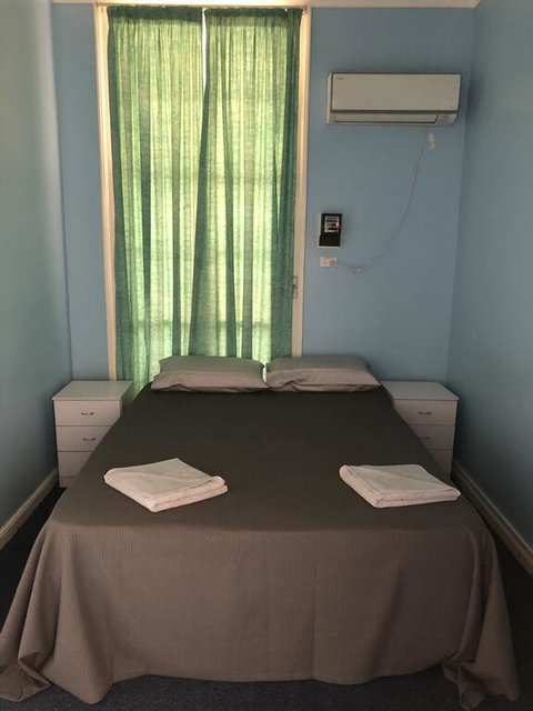 The Pink House - Southport Accommodation 0