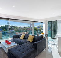 The Princess of Bulimba - Executive 3BR Bulimba Apartment with Large Balcony Next to Oxford St - Southport Accommodation