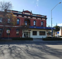The Royal Hotel - Southport Accommodation