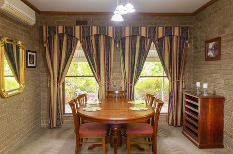 The Townhouse - Accommodation Southport 3