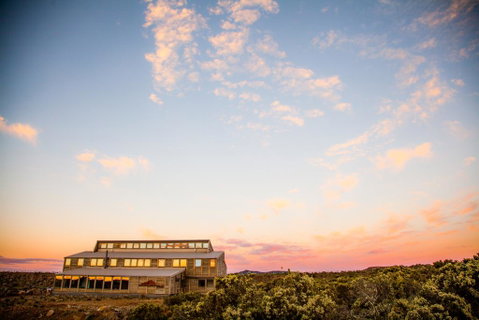 Thousand Lakes Lodge - Southport Accommodation 0