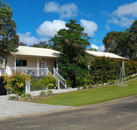 Tinaroo Sunset Retreat - Southport Accommodation
