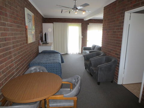 Tocumwal Golf Resort - Southport Accommodation 1