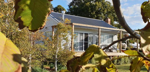 Toms Cottage - Wilgowrah -A Country Escape - Southport Accommodation 0