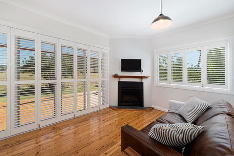 Toms Cottage - Wilgowrah -A Country Escape - Southport Accommodation 2