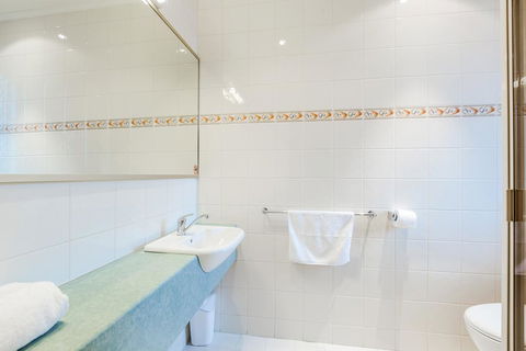 Tonsley Hotel - Southport Accommodation 2