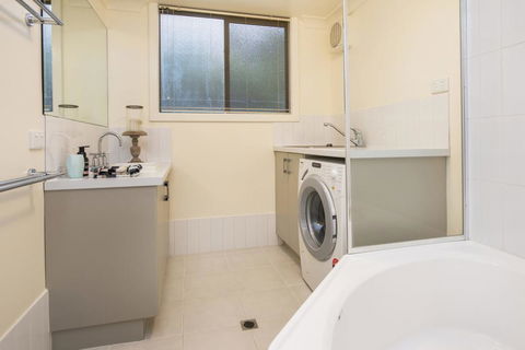 Tranquil Waters - Pet Friendly Family Beach House In Quindalup - Southport Accommodation 3