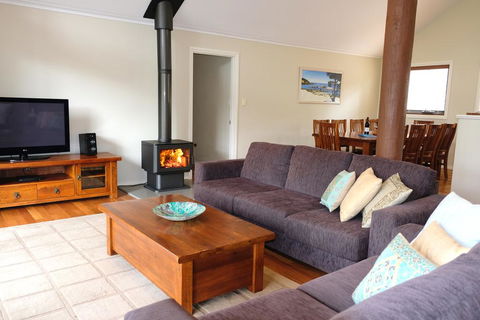 Treehouse - 3 Acre Elevated Nature Setting - Southport Accommodation 2