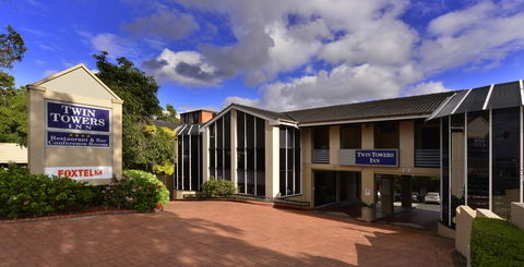 Twin Towers Inn - Southport Accommodation 0