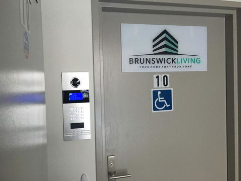U201 Brunswick Living Brand New Deluxe Balcony Upper Floor Apartment Close To Airport And CBD - Southport Accommodation 3
