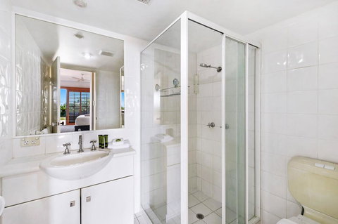 Unrivaled Ocean And City Views From Resort Style 3bed With Garden - Accommodation Southport 2