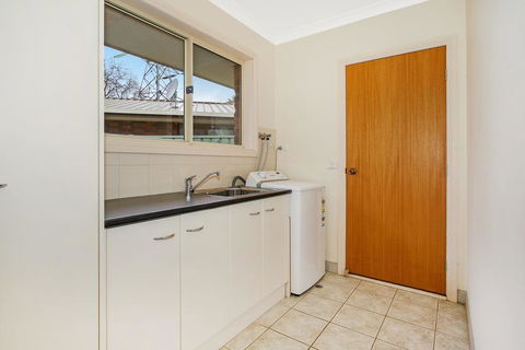 Valley View Townhouse - On The RAIL TRAIL - Southport Accommodation 2