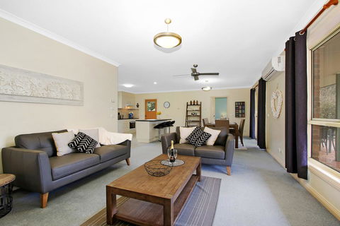 Valley View Townhouse - On The RAIL TRAIL - Southport Accommodation 0