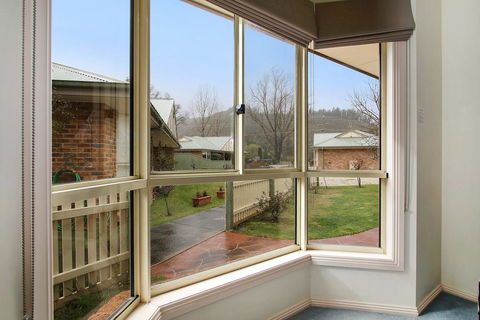 Valley View Townhouse - On The RAIL TRAIL - Southport Accommodation 3