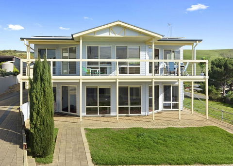 VALLEY VIEWS - 10 Valley Heights Drive - Southport Accommodation 2