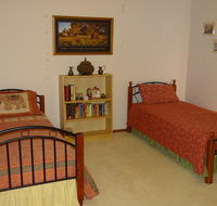 Vella Room - Southport Accommodation