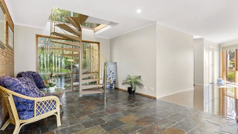 VIEWS AT MCCRAE..... - Southport Accommodation 3