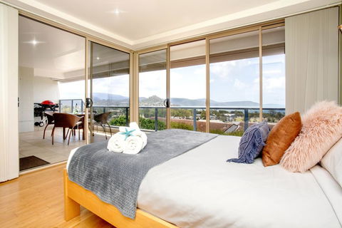 VIEWS ON ELSHEBY - Southport Accommodation 1
