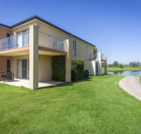 Villa On The Green - Southport Accommodation