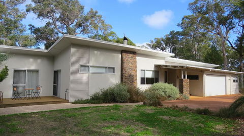Vintners - More Space For You To Enjoy! - Southport Accommodation 0