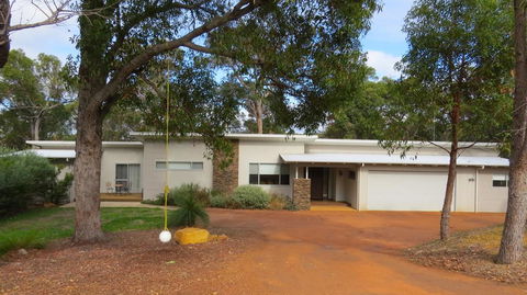 Vintners - More Space For You To Enjoy! - Southport Accommodation 2