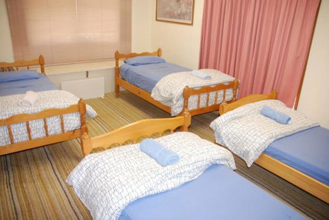 Vista-Del-Lago - Southport Accommodation 1