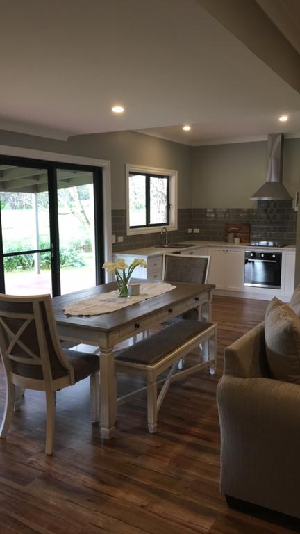 Walnut Tree Cottages - Southport Accommodation 1