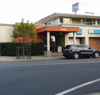 Warners Bay Hotel - Southport Accommodation