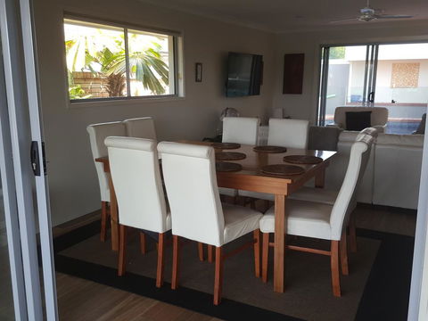 Waterfront Retreat - Southport Accommodation 1