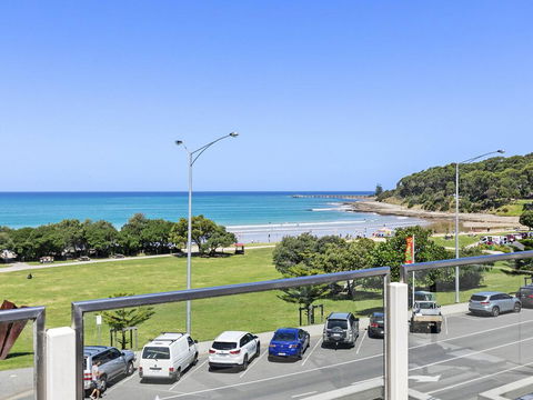 WATERFRONT SEVEN - In The Heart Of Lorne - Southport Accommodation 2