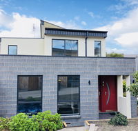 Apollo Bay Seal Apartments - Southport Accommodation