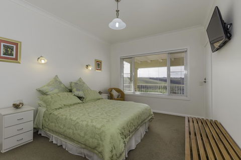 Waybourne- Vineyard And Winery - Southport Accommodation 28