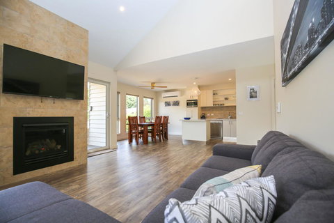 Amber Mist Villa Two - Accommodation Southport 20