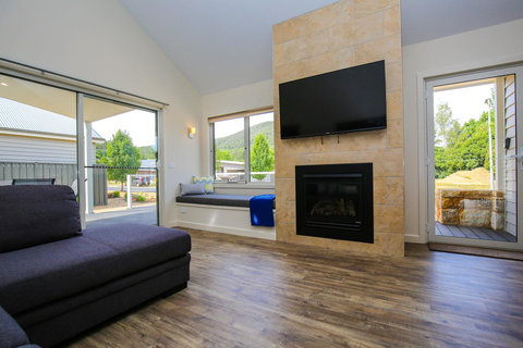 Amber Mist Villa Two - Accommodation Southport 0