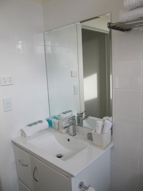 Cape Nelson Lighthouse - Southport Accommodation 27