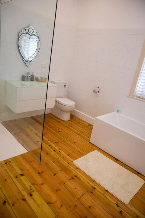 Cape Nelson Lighthouse - Southport Accommodation 5