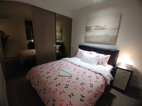 Camberwell Burke Road Apartment - Southport Accommodation 8