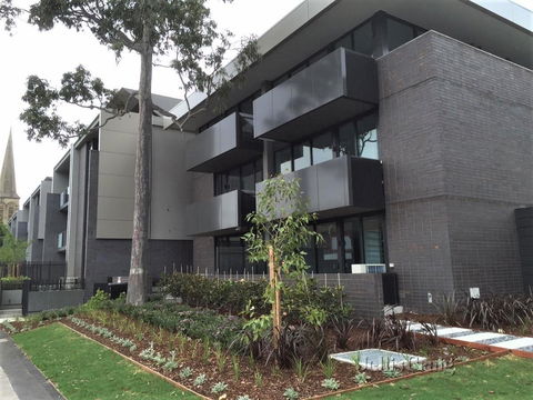 Camberwell Burke Road Apartment - Southport Accommodation 12