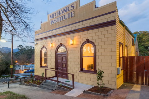 The Old Mechanics - Accommodation Southport 0