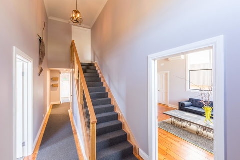 The Old Mechanics - Accommodation Southport 8