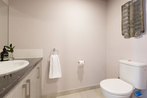 The Old Mechanics - Accommodation Southport 17