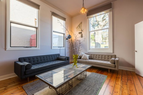 The Old Mechanics - Accommodation Southport 5