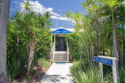 Debbie\'s Place - Accommodation Southport 0