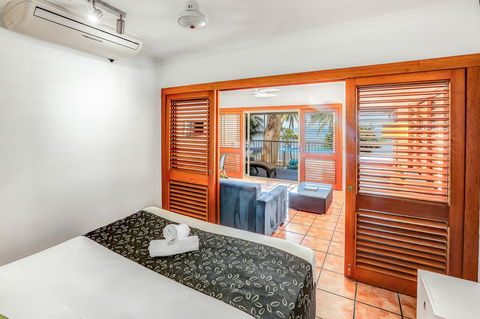 Paradise On The Beach Resort - Southport Accommodation 10