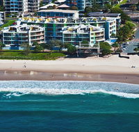 Rolling Surf Resort - Southport Accommodation
