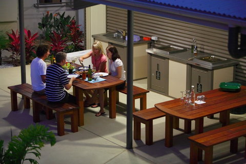 Agnes Water Beach Club - Accommodation Southport 7