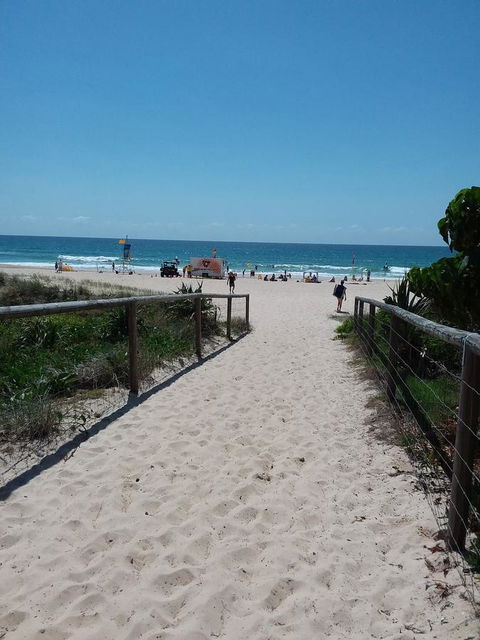 Surfers Chalet - Southport Accommodation 5